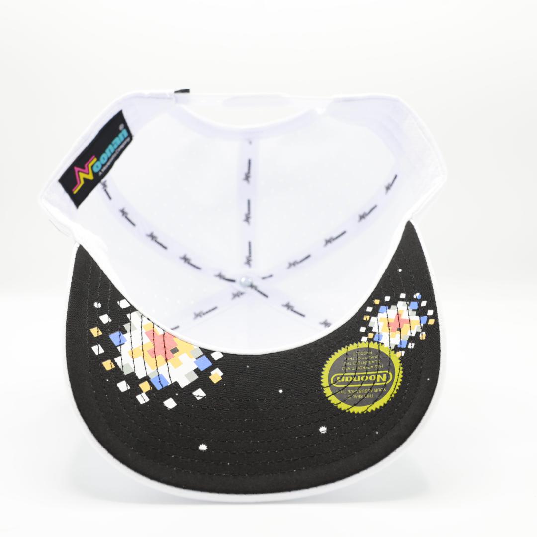 <h2>Tiger In The Woods</h2> <p>White Snapback Hat</p>